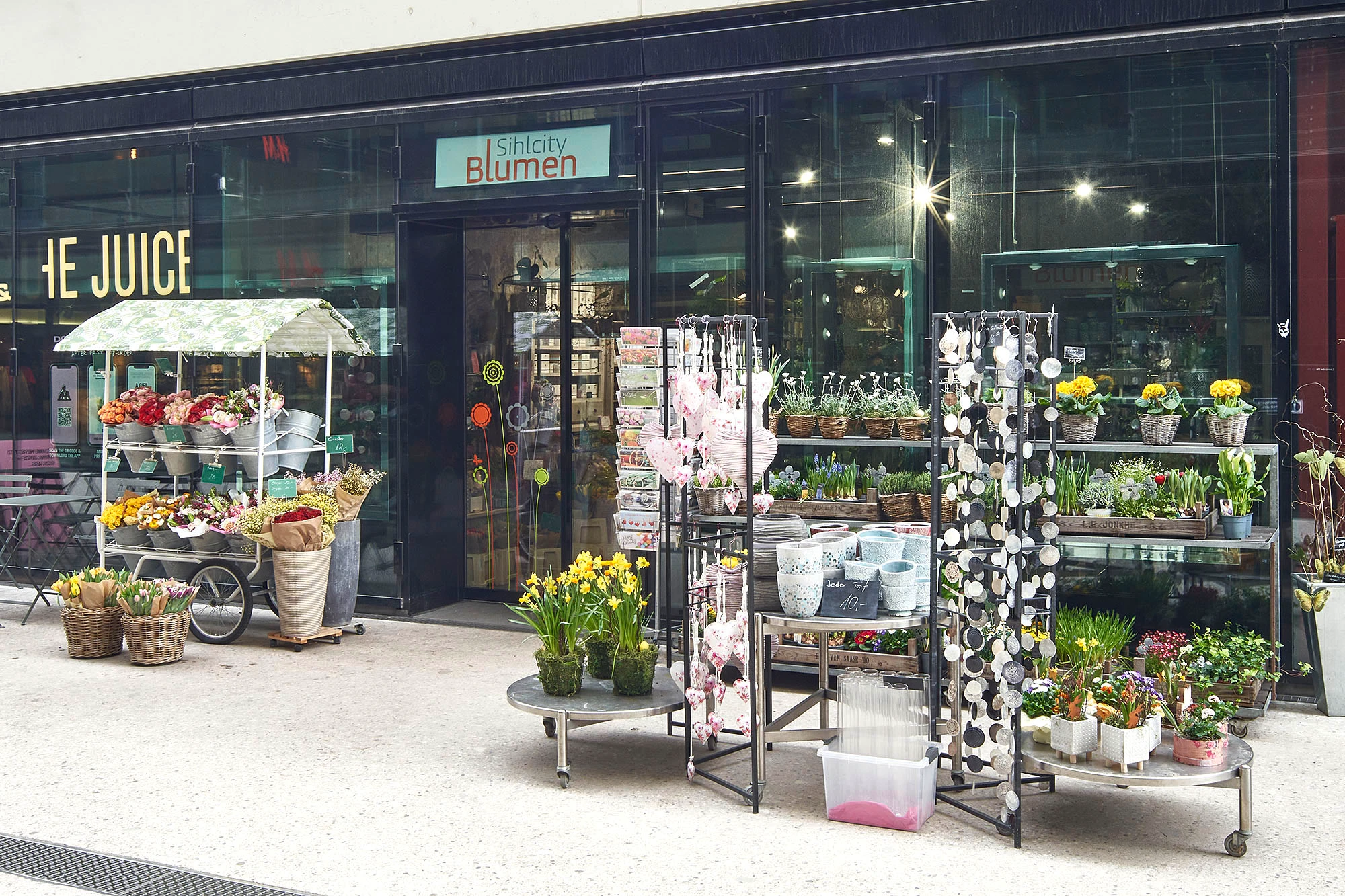 Front von Sihlcity Blumen