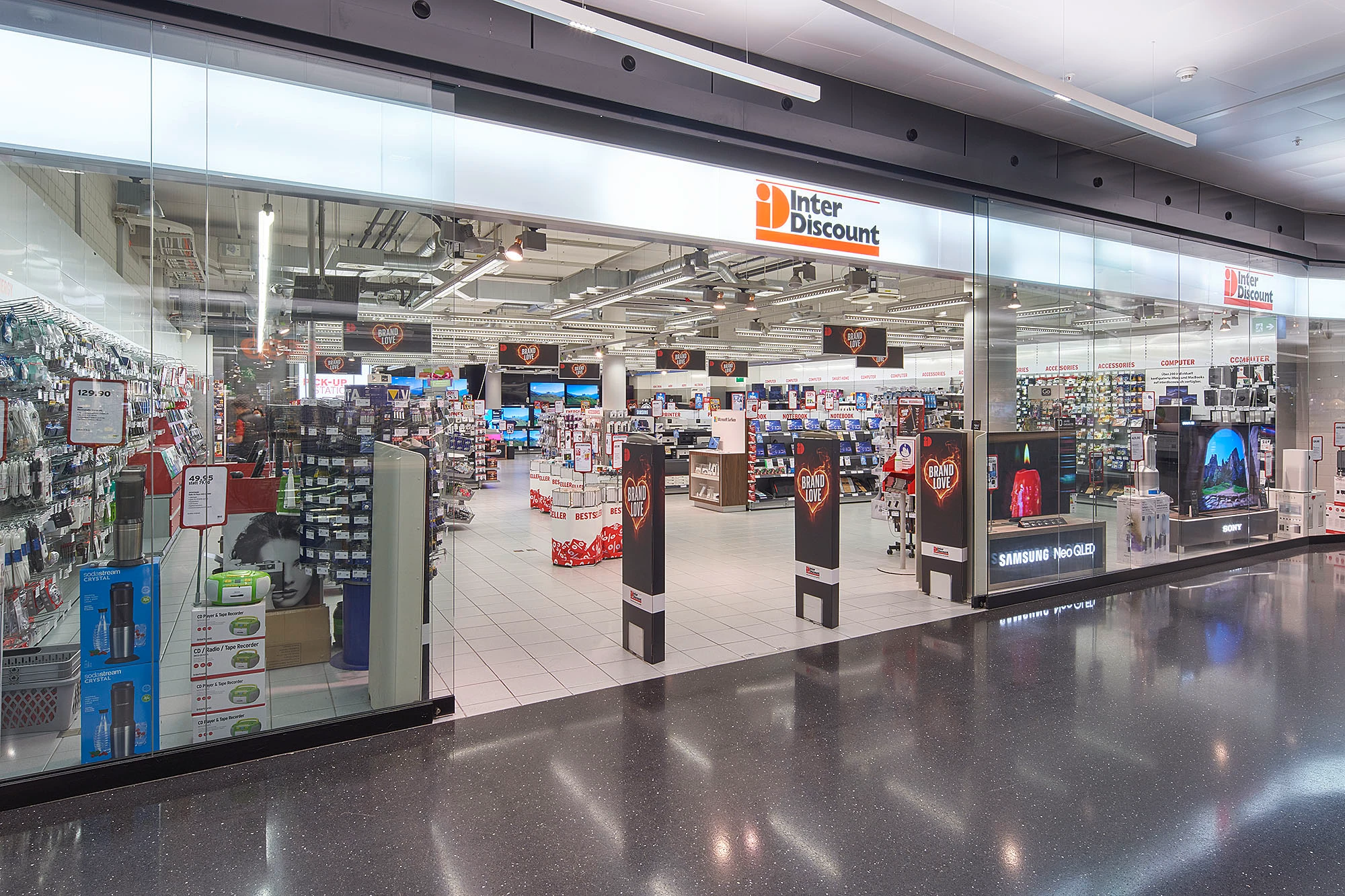 Exterior view of Interdiscount