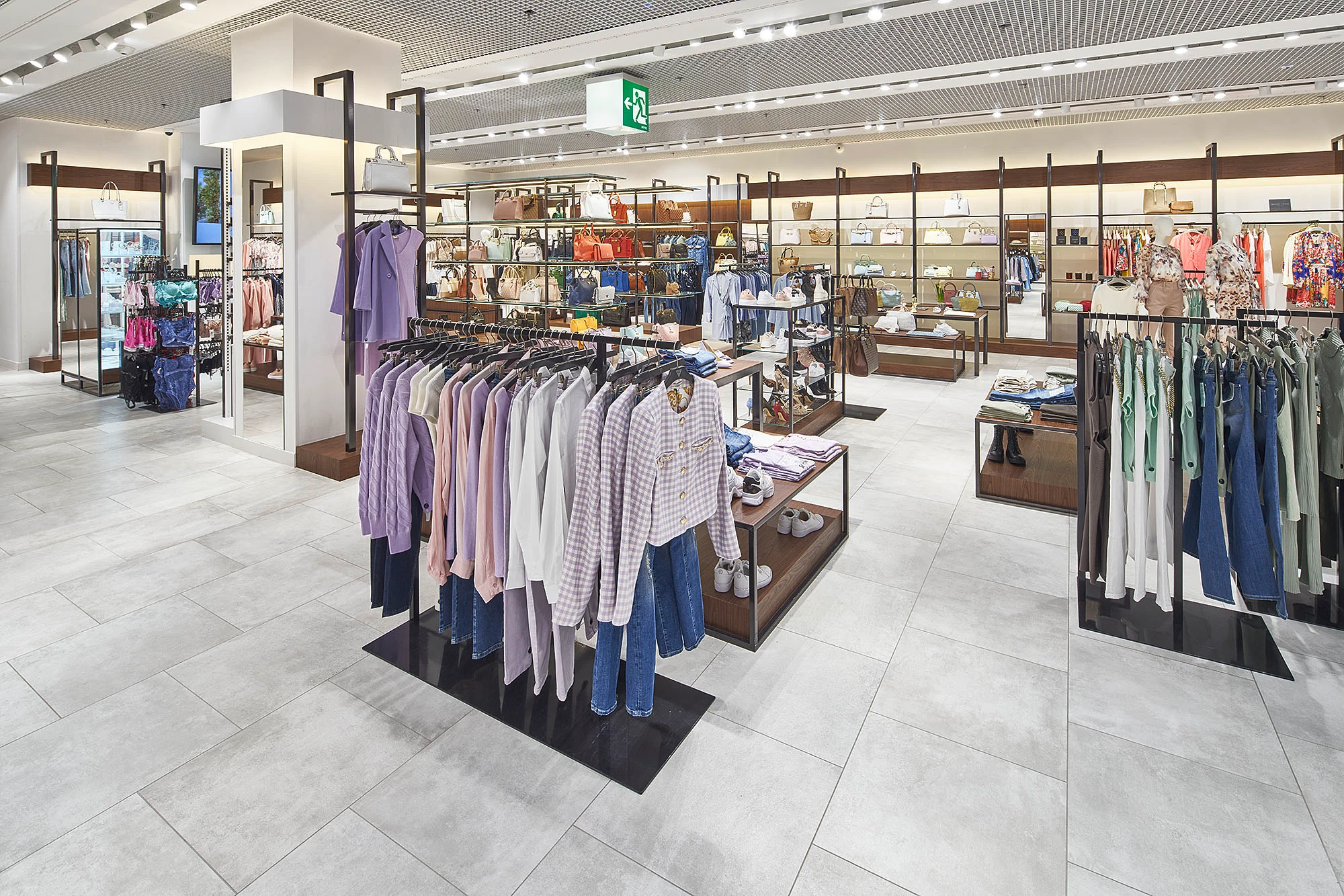 Innenansicht von GUESS