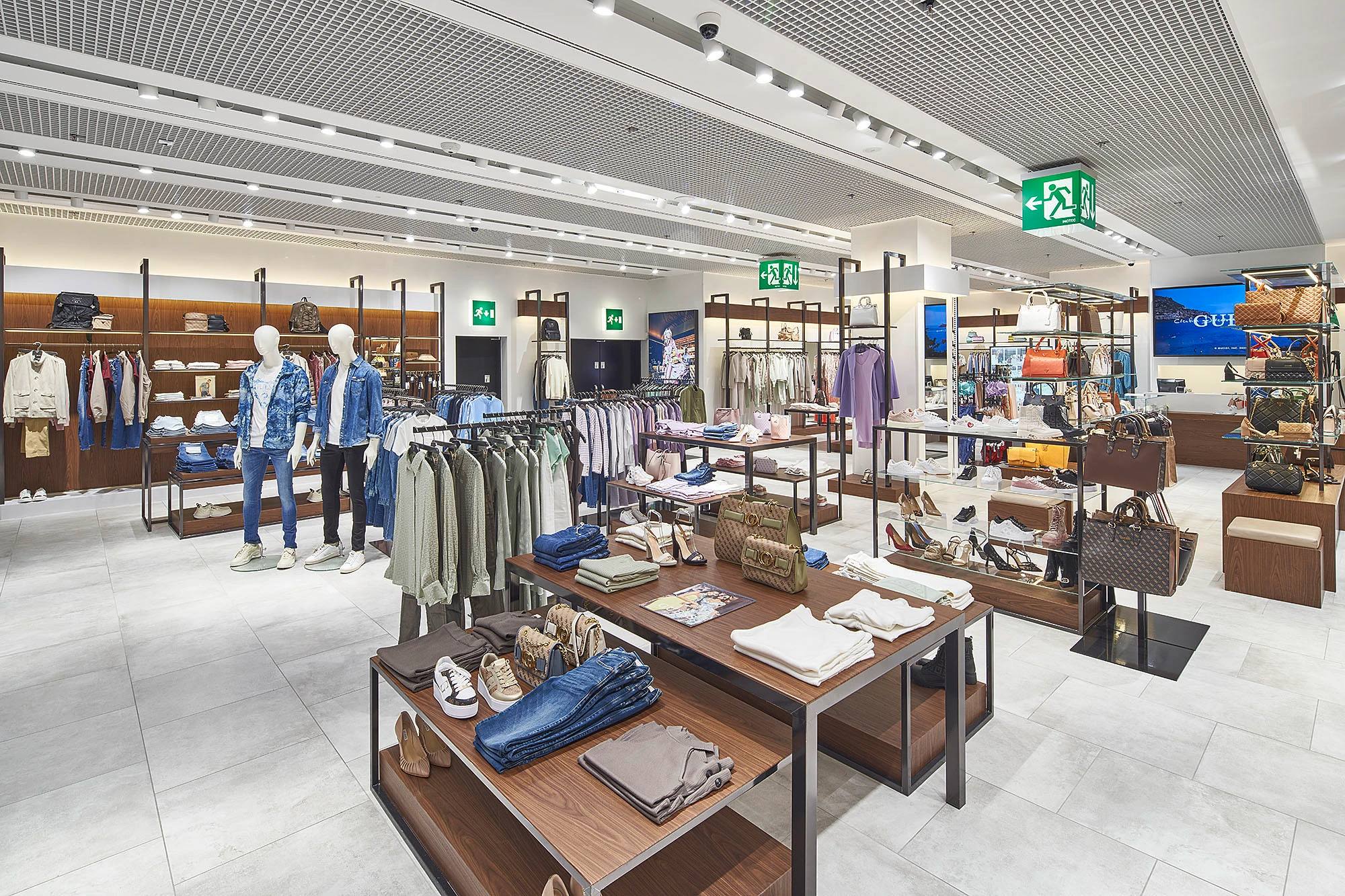 Innenansicht von GUESS