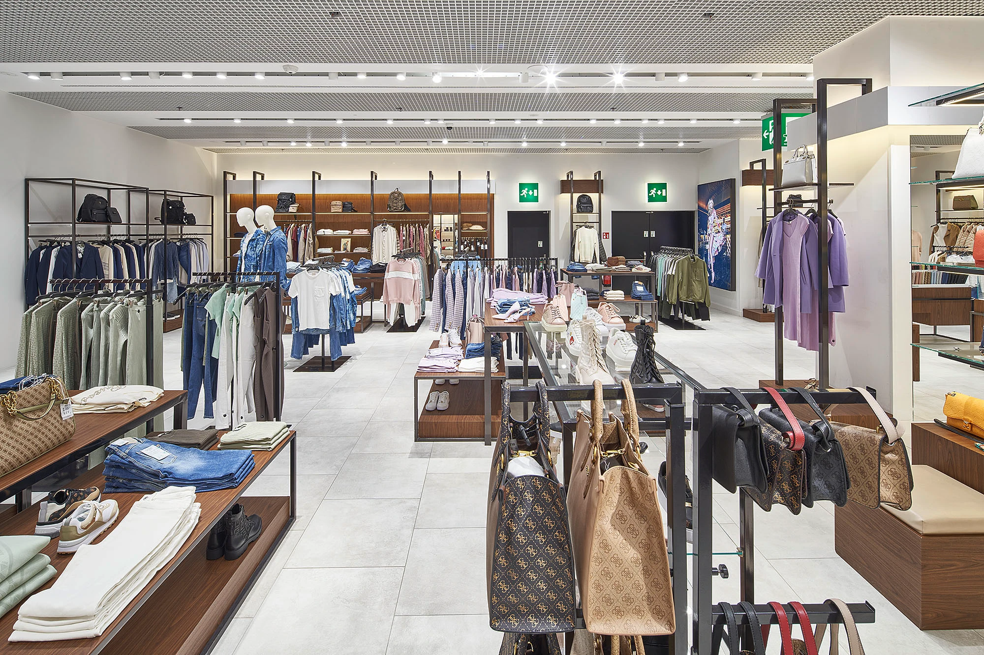 Innenansicht von GUESS