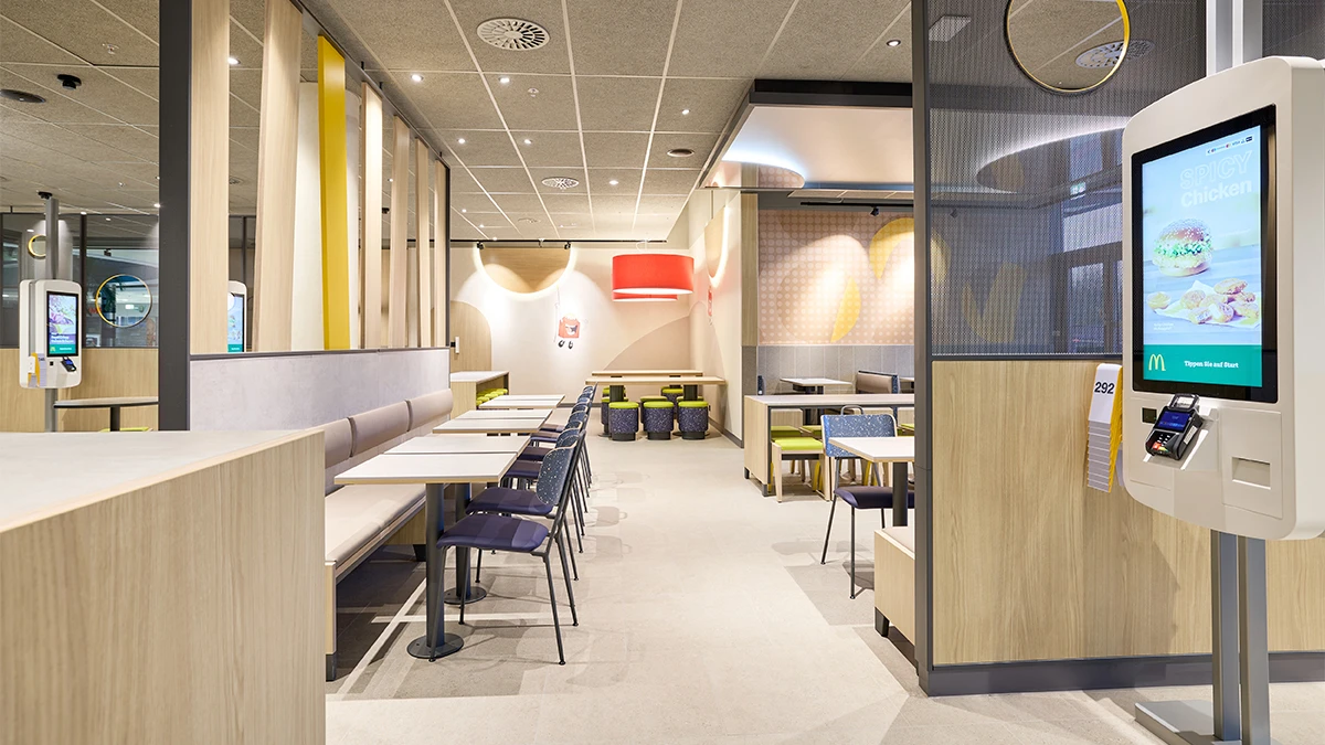 Innenansicht von McDonlad's Restaurant