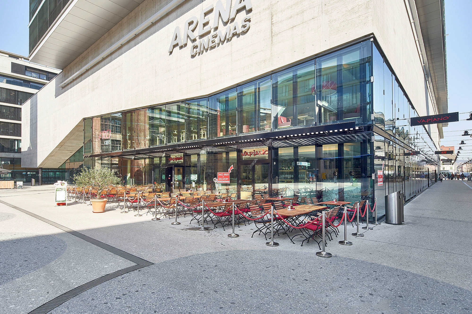Exterior view of Vapiano