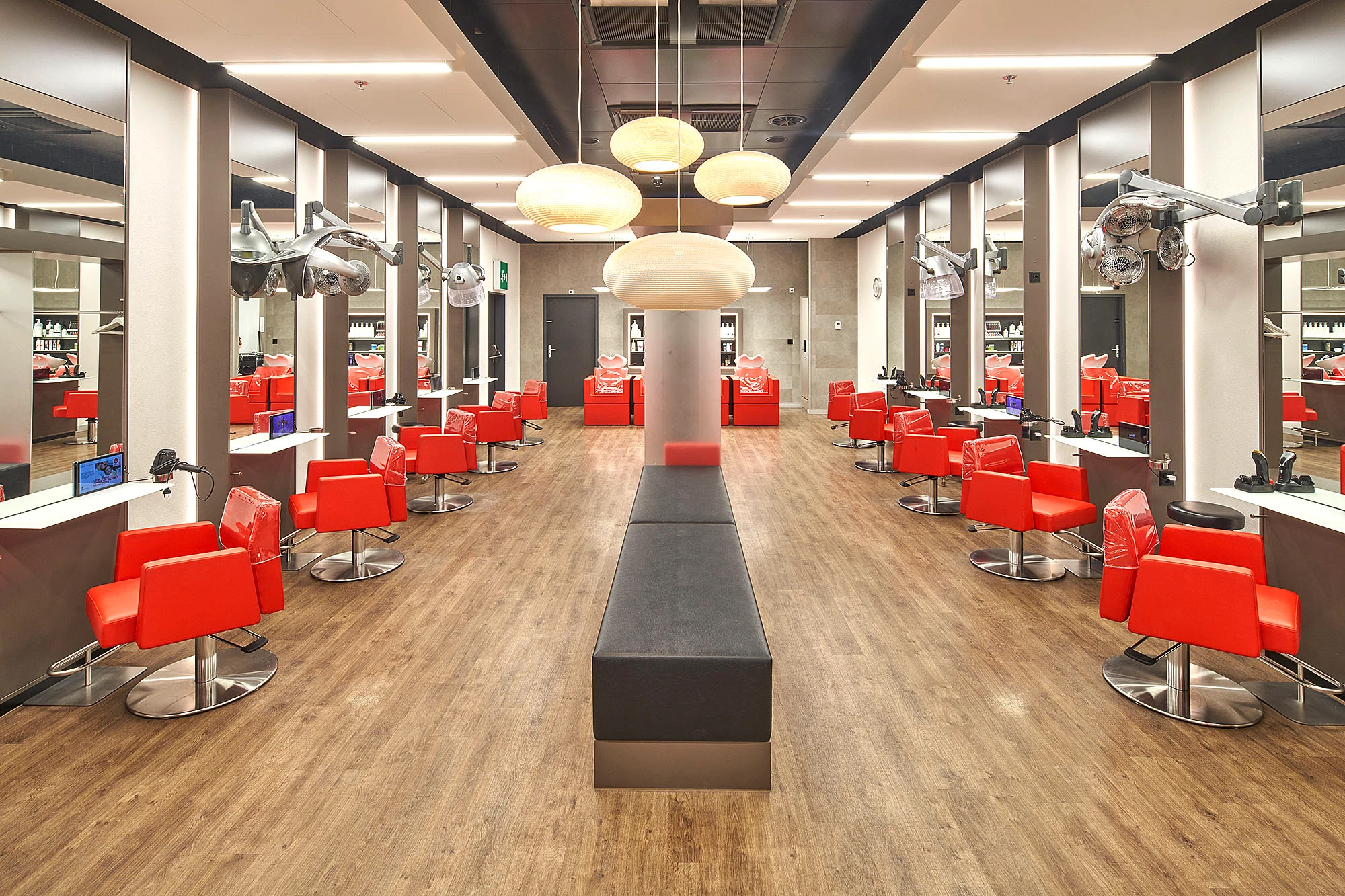 Interior view of GIDOR Coiffure